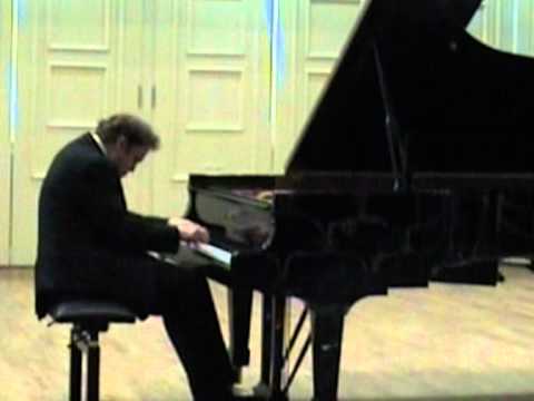 Alexey Chernov performs Beethoven Sonata No.32  Part.1