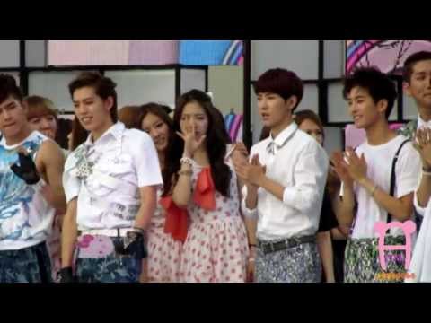 [fancam]130727 울산MBC 음중 APINK 꽃가루 먹으려는 보미,나은