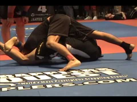 Oscar Hernandez Competes in Grapplers Quest 2008 (Match2)