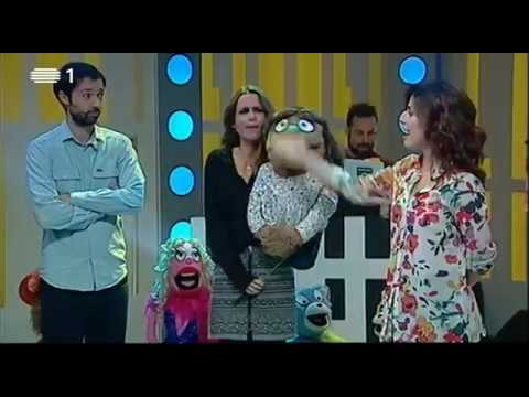 Avenida Q - "Na merda estás tu (que merda eu sou) | Cá por Casa | RTP