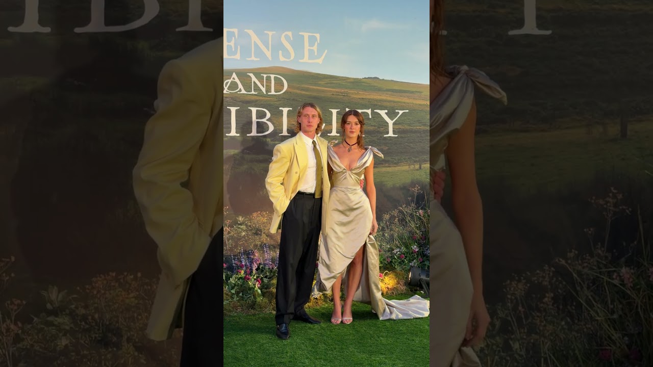 Miniature de la vidéo Daisy Edgar-Jones and George MacKay reunite at the World Premiere of SENSE AND SENSIBILITY. du film Raison et Sentiments