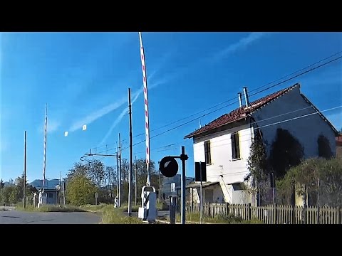 Dal passaggio a livello SP 30 a Bistagno (AL) - # railroad crossing # bahnübergang