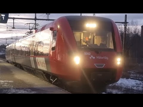 Tåg på Heby station