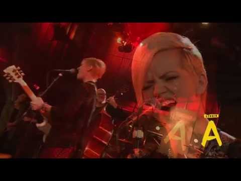 Beebee and the Bluebirds - With Love (Stúdíó A)