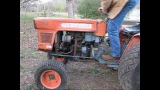 preview picture of video 'Kubota L175 Tractor Cold Start And Working'
