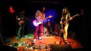 Dumb Numbers - Breaking The Split-Screen Barrier (The Amps Cover) Live @ the Public Bar