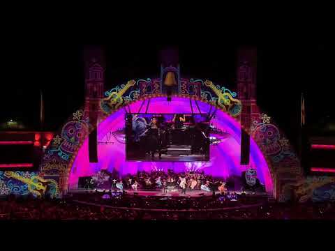 Video thumbnail for Remember Me/Recuérdame (Ernesto De La Cruz) (Coco Concert)