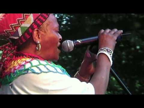 Mahotella Queens - 2 - LIVE at Afrikafestival Hertme 2006