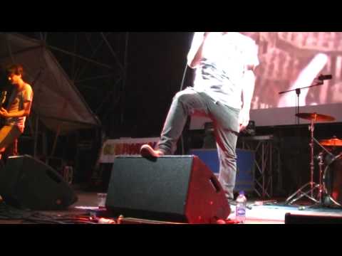 ROMANES  feat. INDIE BOYS ARE FOR HOT GIRL- rockaway beach - Roma Vintage - 09-08-2012 (HD)