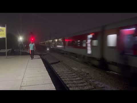 5 hrs running late 12407 New Jalpaiguri Amritsar Karmabhoomi Express With WAP7 on 🔥🔥🔥