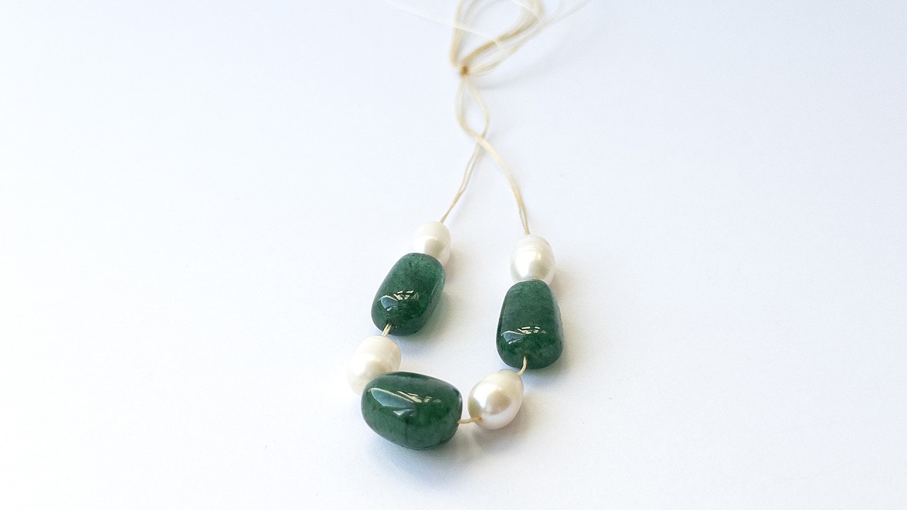 Emerald and Freshwater Pearls | Smooth Tumble | 9.3-11.6mm Bead Size | 7 Pieces | 48 Carats video