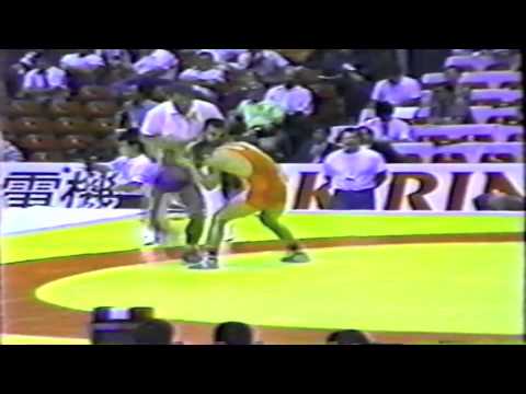 1990 Senior World Championships: 57 kg Dariusz Grzywinski (POL) vs. Bela Nagy (HUN)