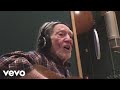 Willie Nelson - It's Hard to Be Humble (Official Video)
