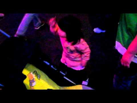 baby dancing in the club - sneaky sound system