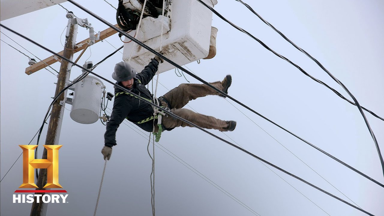 Power & Ice: Bucket Truck Rescue (S1, E4) | History