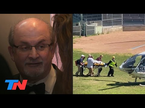 Atacan al escritor Salman Rushdie en plena conferencia tras ser amenazado de muerte por libro