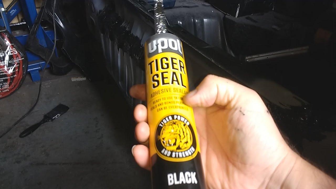 Rover R8 216 GTi 16v - Part 9 'Bootlip repair panel seam-sealed'