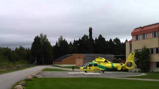 preview picture of video 'Jämtland läns landstings ambulanshelikopter i Sveg / Ambulance helicopter'