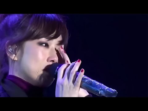 林忆莲离婚后为前夫演唱此歌，竟能火遍大街小巷，唱一半当场泪崩