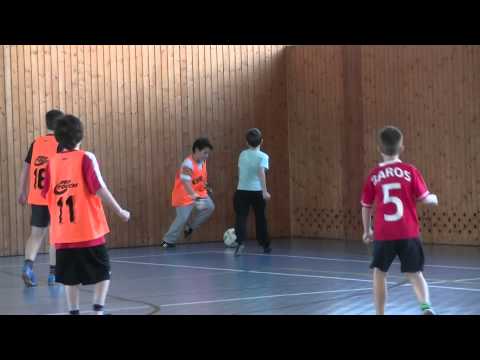 Fußballtraining der 3./4. Klassen ...