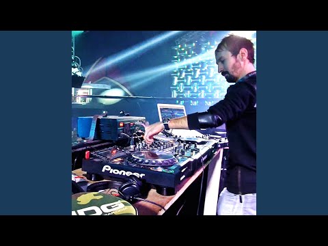 Rio De Janeiro (feat. Adonx)