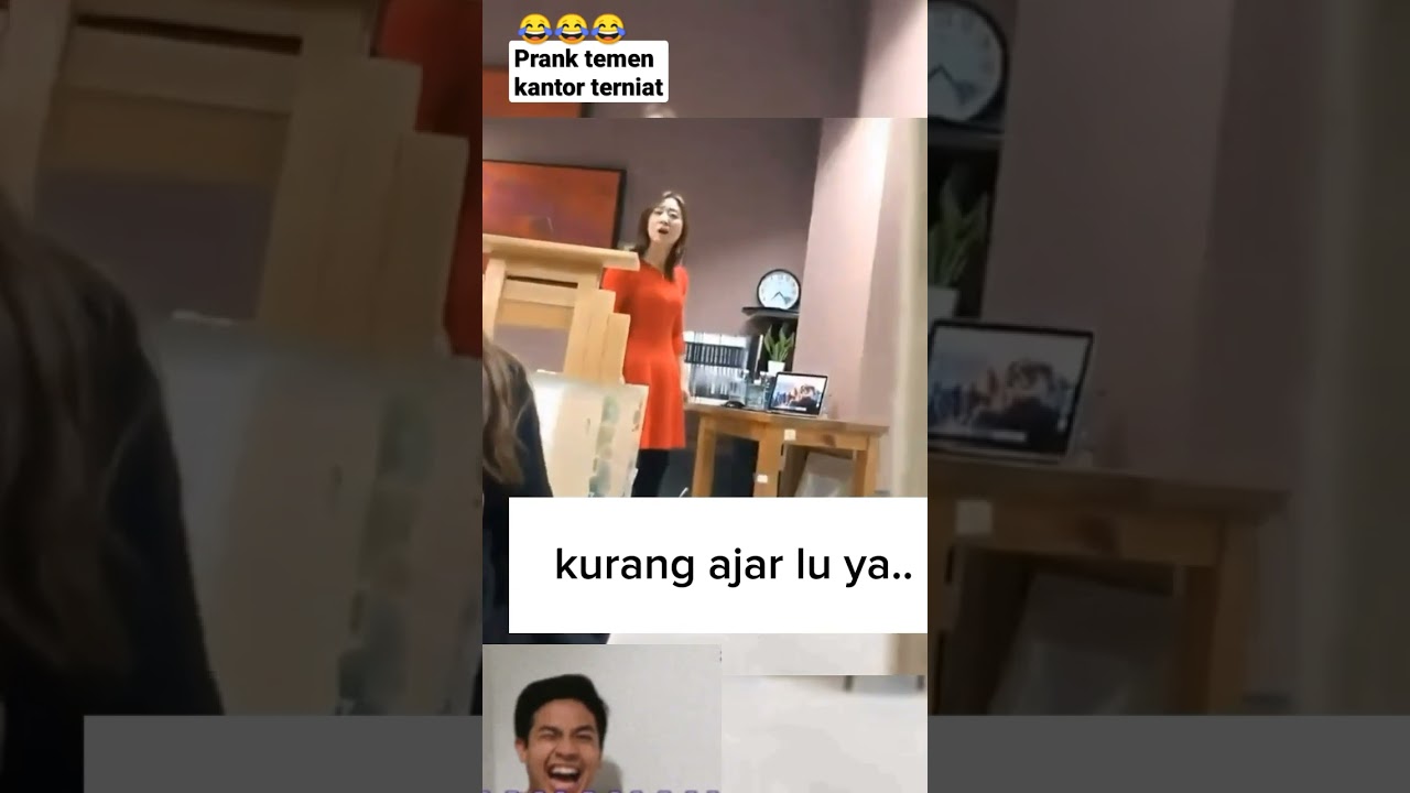 Prank teman kantor niat banget jahil nya #shorts #kocak #lucu #ngakak