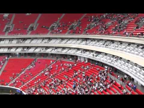 "La Rebel en el omnilife cada vez son menos 3 noviembre 2013" Barra: La Rebel &bull; Club: Pumas