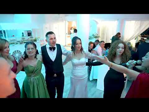 Andrada Oros   La manastire de lemn