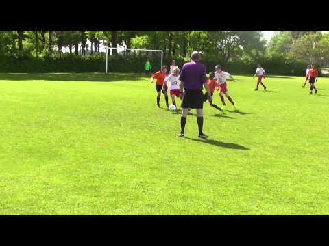 14 mei 2015 Gouda D1 - VV De Meern D3 toernooi Jonathan 2-1 Blijdschap na panna