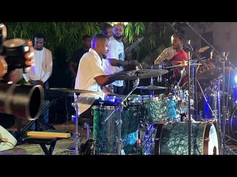 PERFORMANCE  Drum ( WILLBATT & JAMES MAJILA )