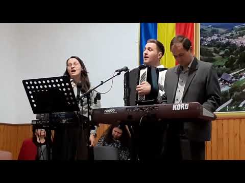 Cântă Familia Tosa Linus și soția din Cluj-Napoca