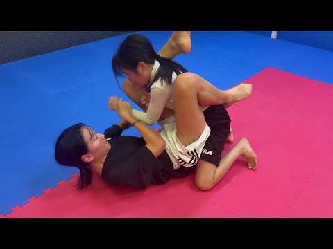 中学女子ノーギ柔術スパーリング１