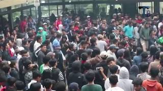 Download lagu Flower City Casual (Persija Vs Persib) mp3 Download lagu Flower City Casual (Persija Vs Persib) mp3