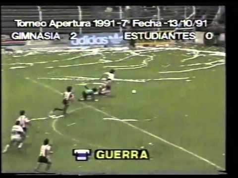 Gimnasia 2 (Hugo Romeo Guerra y Carlos Javier Odriozola, de tiro libre) - Estudiantes 0