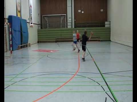 Doppelstunde Handball - 25 Aufwärmen mit Ball: Zahlenpassen