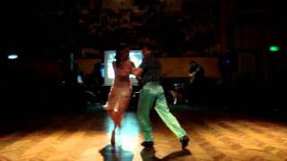Silvia Fuentes Claudio Gonzalez milonga Tanghetto 2012.MPG