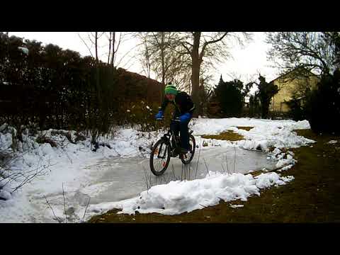 ! ACHTUNG RUTSCHGEFAHR !