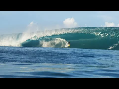 RAW Teahupo'o - Big Wave Surfing in Paradise
