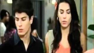 REBELDE BR - Diego, Carla, Tomás, Alice, Pedro e Roberta, cantando Blackout