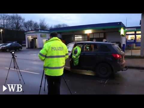 Polizei stellt in Bünde am Zebrastreifen Klinkstraße schweren Unfall nach