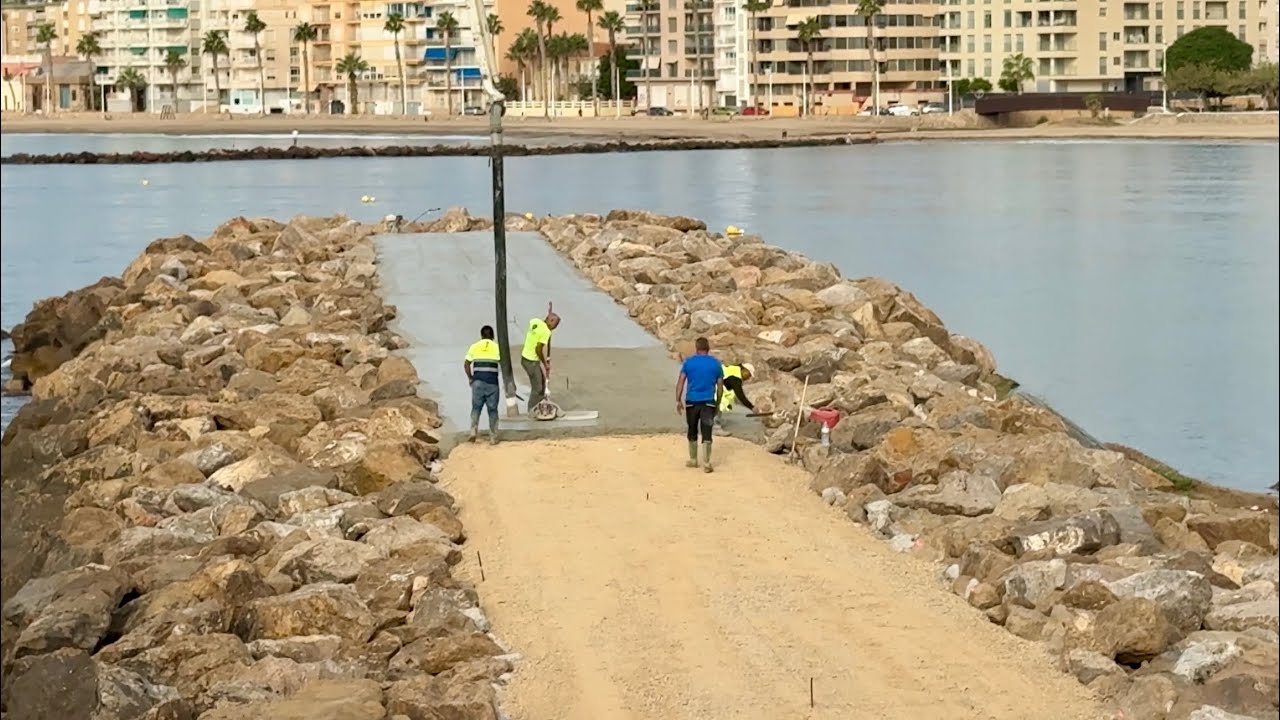 Trabajos de acondicionamiento del espigón del Peñón del Roncaor en Águilas