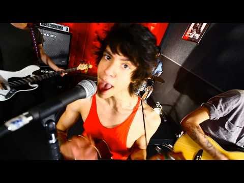 bandaTRI - O Som da Noite (You only see me when I'm high) - CLIPE OFICIAL