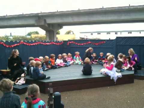 Emmet hat den Keks aus der Dose geklaut