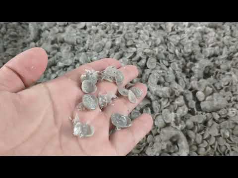 Plastic film squeezing machine video cover