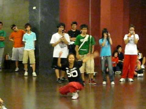 2009.08.31 Zoe's reggae class