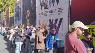 È iniziata la 60esima edizione del Lucca Comics: tanta gente e prime sfilate dei cosplayer da tut...