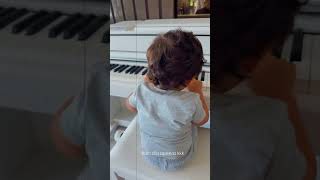 E esse pianista? kkkkkkkkkkk #gabrielarocha #crianças #maternidade