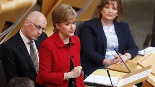 March 2017 - Scottish parliament backs bid for sec...