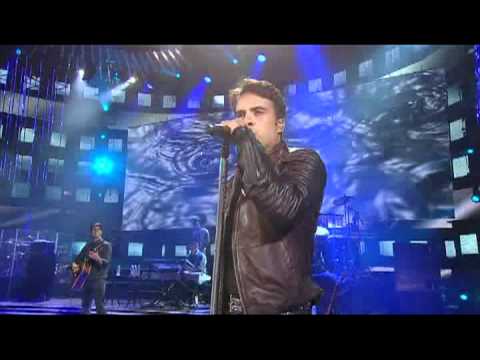 Festival de Viña 2012, Luis Fonsi, Llueve por dentro