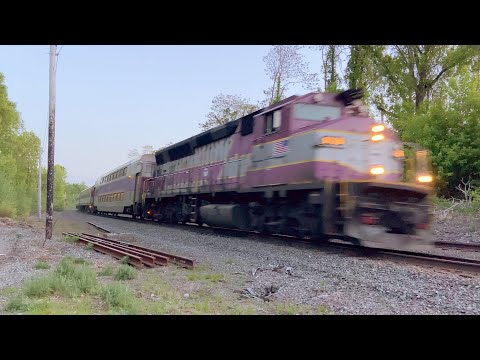 MBTA Commuter Rail Passing Montvale Ave in Woburn